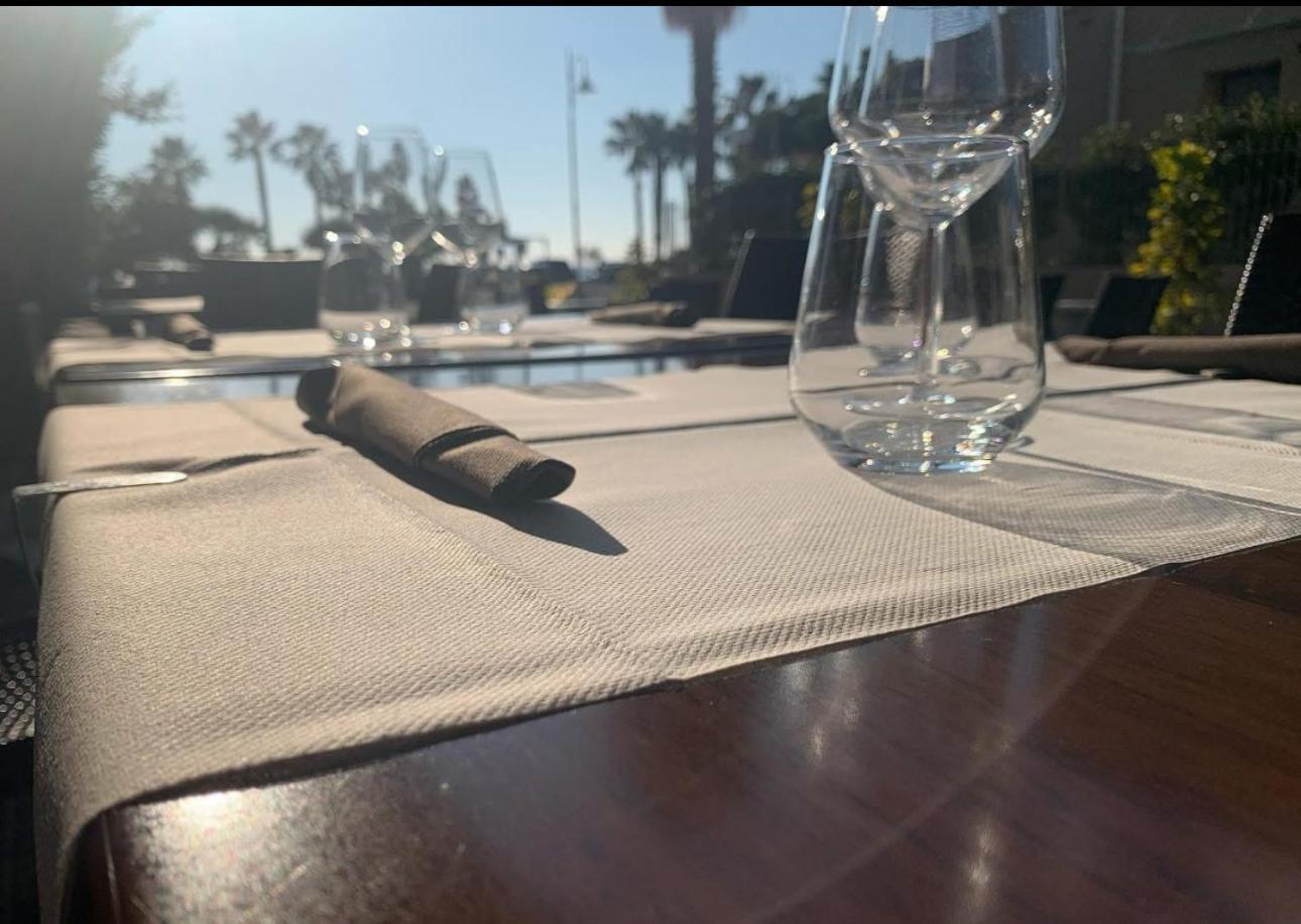 Hotel Le Nereidi Черво Екстериор снимка