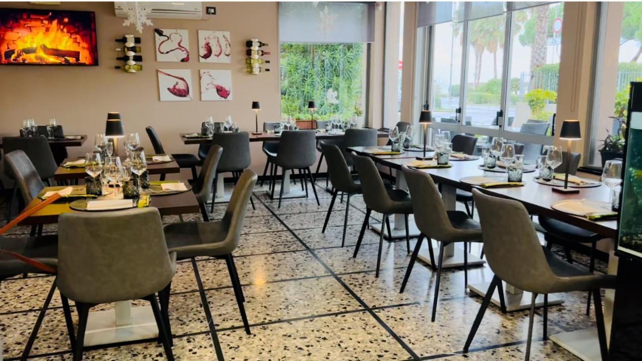 Hotel Le Nereidi Черво Екстериор снимка