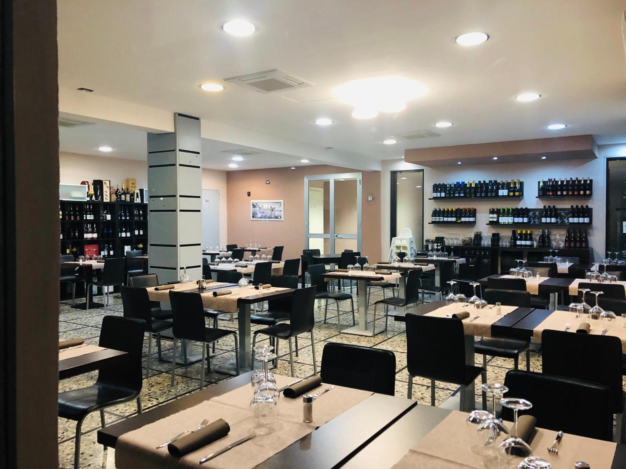 Hotel Le Nereidi Черво Екстериор снимка