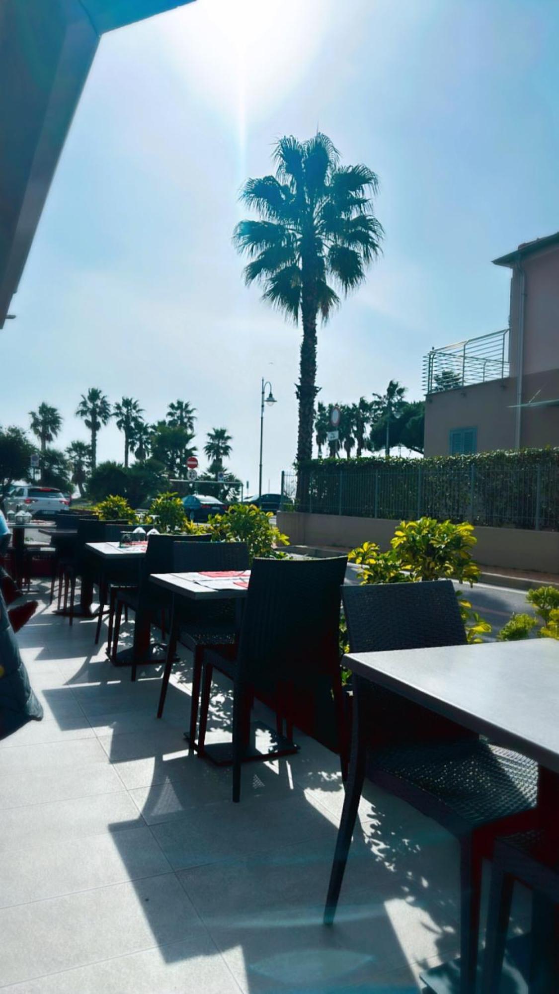 Hotel Le Nereidi Черво Екстериор снимка